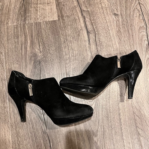 Bandolino Mixed Media Booties - Picture 1 of 4